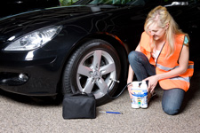 Premium-Seal Reifenpannenset PS Repa Set 650ml, Reifendichtmittel für PKW  Reifen bis 2,5 bar, Auto Pannenset Reifenreparatur : : Auto &  Motorrad